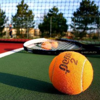 Laba kvalitāte 10mm Mākslīgais teniss Zaļā zāle Āra paklāji