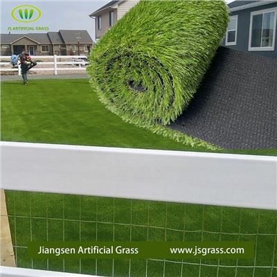 Dabisks mākslīgais zāliens dārzam